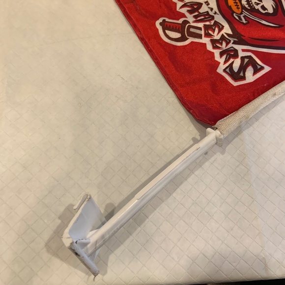 Tampa Bay Buccaneers Flag Logo NFL Fabric Car Mount Flag Red/White - Picture 7 of 16